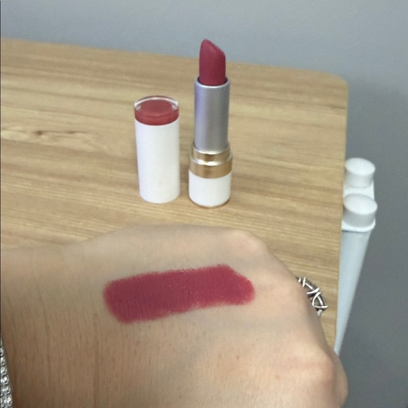 Mirabella Lipstick Rosy Rouge | Rose Pink Lipstick | New in Box - Picture 3 of 3